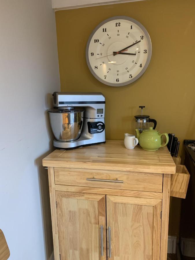 Min-Y-Fford Sleeps 6 Plus Pet نيوبورت المظهر الخارجي الصورة